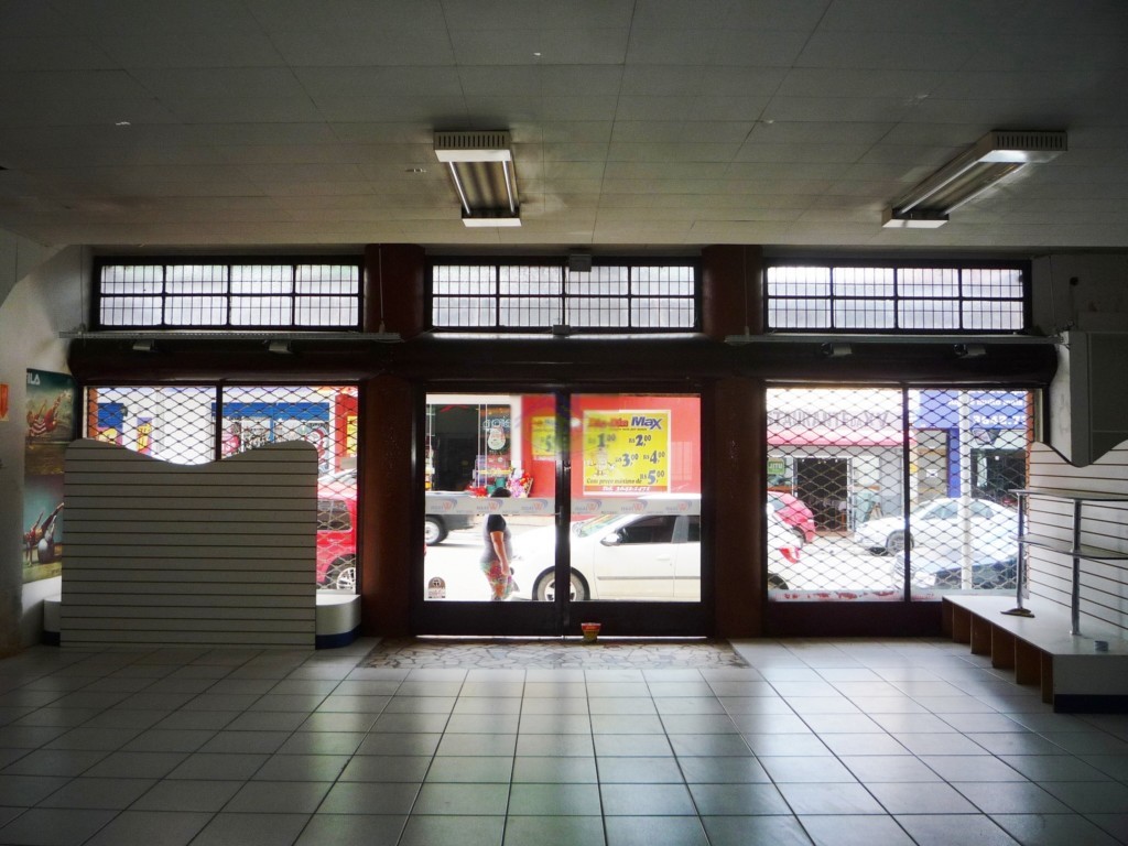 Loja para locacao no Centro em Rio Negro com 200m² por R$ 9.480,00