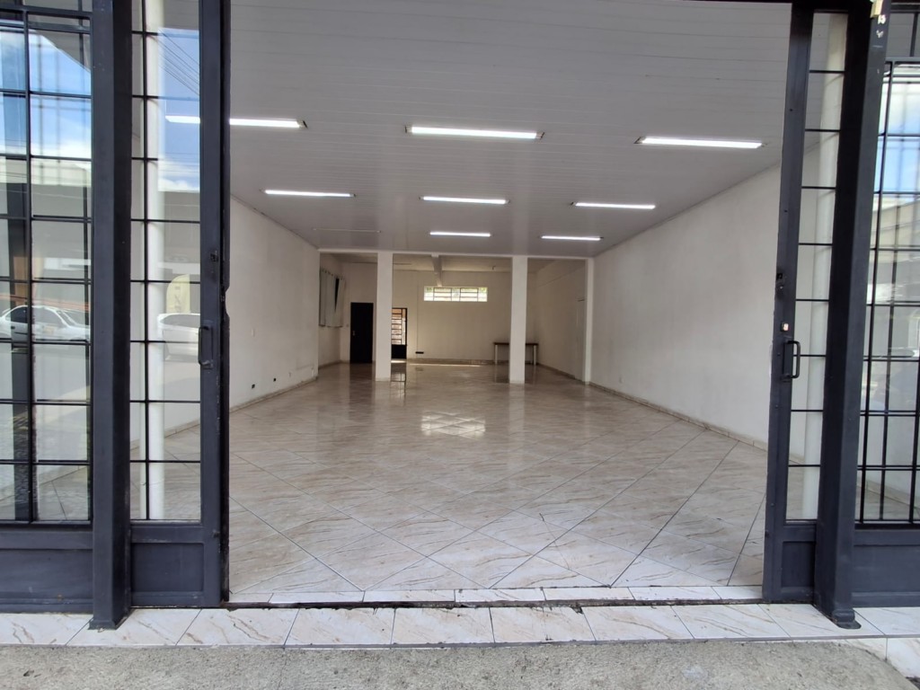 Loja para locacao no Centro em Rio Negro com 100m² por R$ 3.000,00