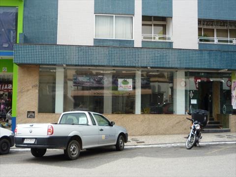 Loja para locacao no Centro em Rio Negro com 130,9m² por R$ 5.880,00