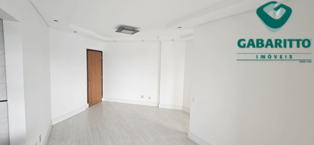 Apartamento para locacao no Centro em Curitiba com 72m² por R$ 2.300,00