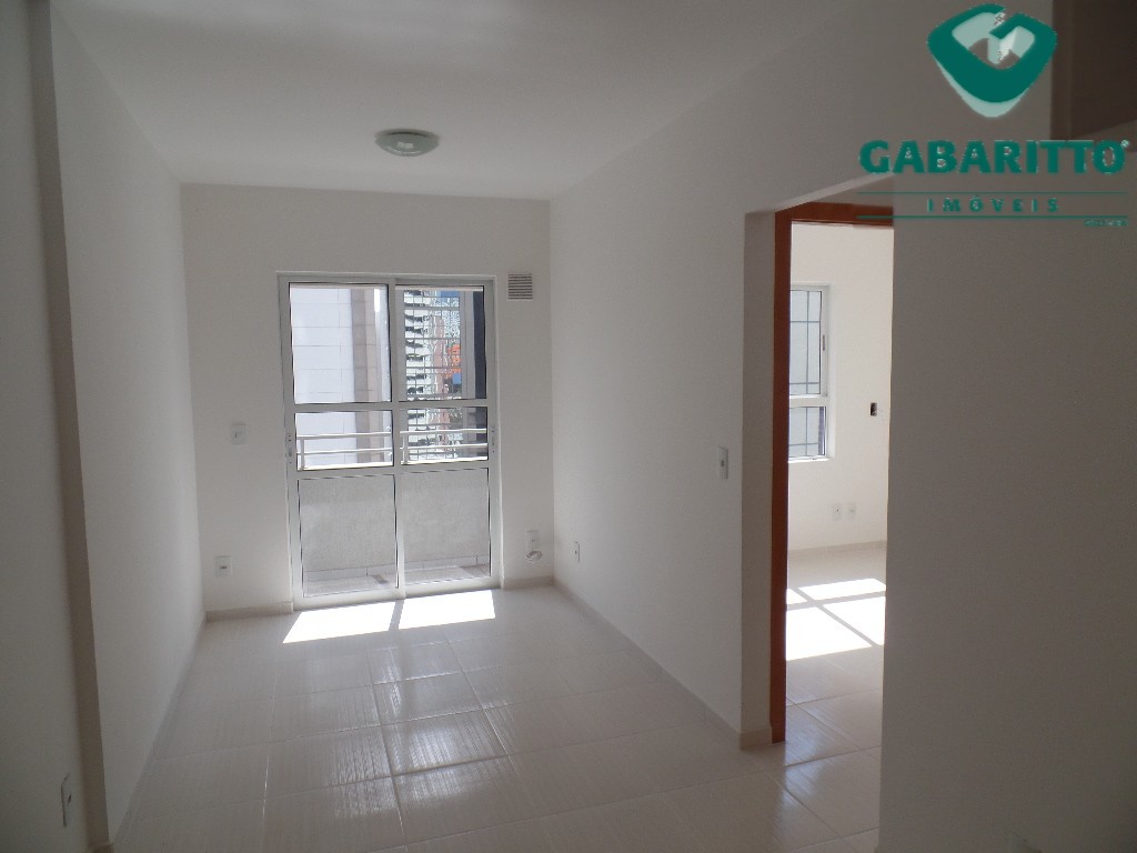 Apartamento para locacao no Centro em Curitiba com 38m² por R$ 2.200,00
