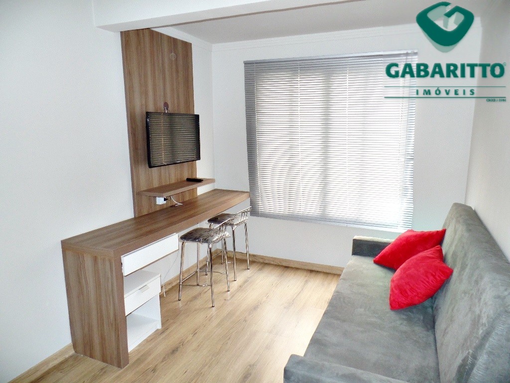 Apartamento para locacao no Centro em Curitiba com 45m² por R$ 2.000,00