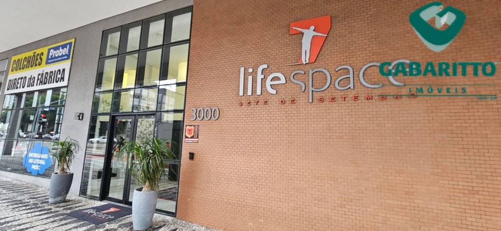 Apartamento para locacao no Centro em Curitiba com 49,31m² por R$ 2.400,00