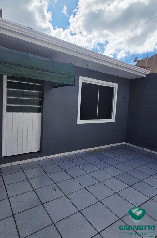 Residência para locacao no Xaxim em Curitiba com 70m² por R$ 2.000,00