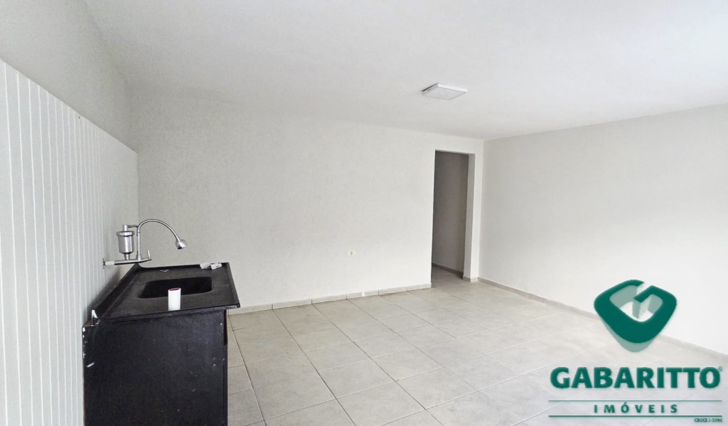Residência para locacao no Xaxim em Curitiba com 70m² por R$ 2.000,00