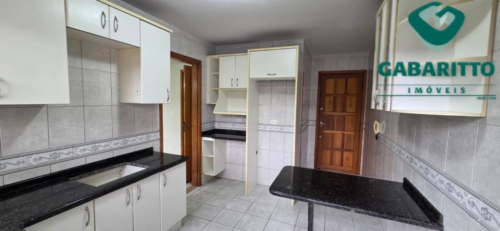 Sobrado para locacao no Xaxim em Curitiba com 142,19m² por R$ 3.311,11