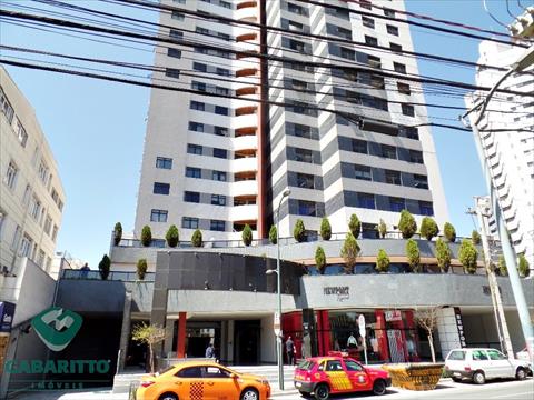 Apartamento para locacao no Centro em Curitiba com 63m² por R$ 2.200,00