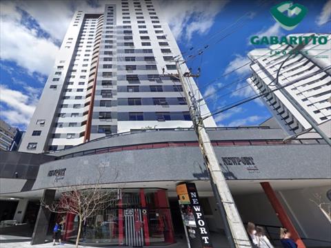 Apartamento para locacao no Centro em Curitiba com 50m² por R$ 2.600,00