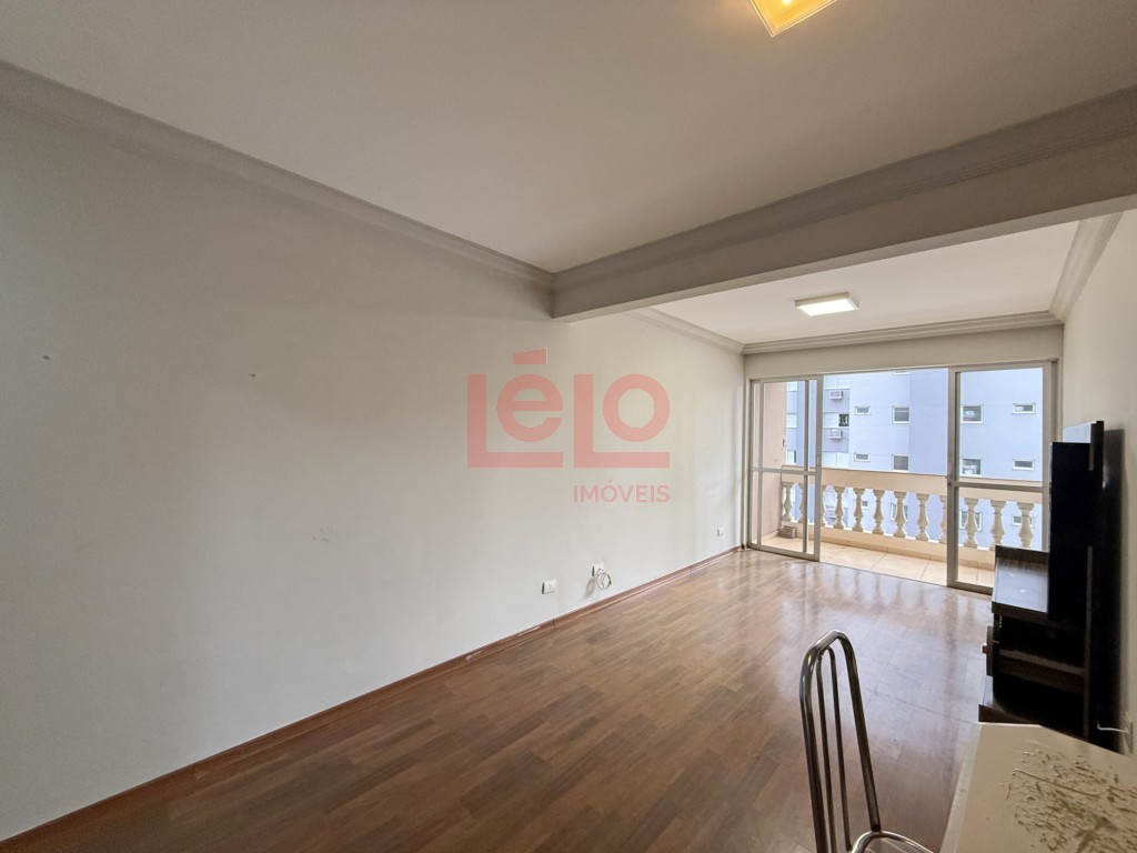 Apartamento para locacao no Zona 07 em Maringa com 134,64m² por R$ 2.300,00