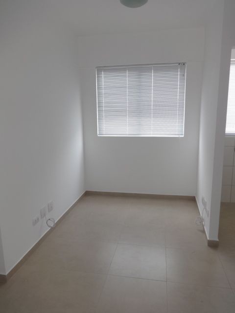 Apartamento para locacao no Zona 03 em Maringa com 58,6m² por R$ 1.400,00