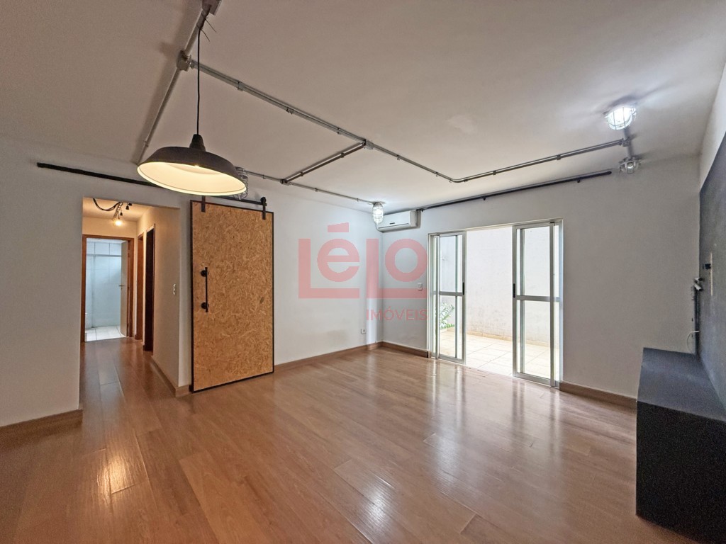 Apartamento para locacao no Zona 07 em Maringa com 125,93m² por R$ 1.900,00