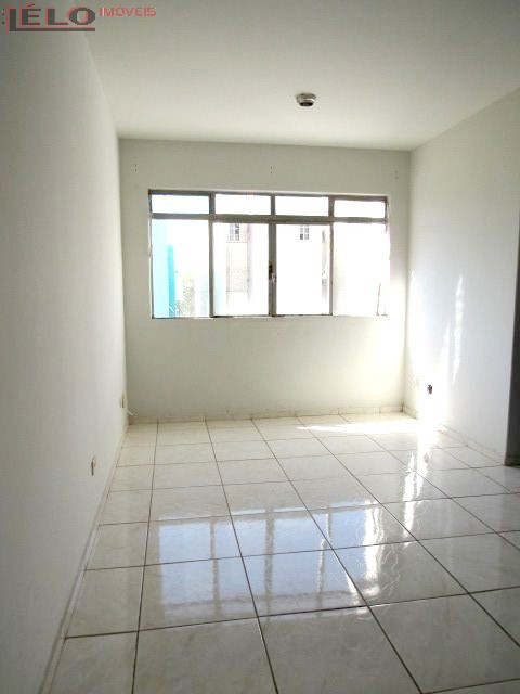 Apartamento para locacao no Zona 07 em Maringa com 99,12m² por R$ 1.400,00
