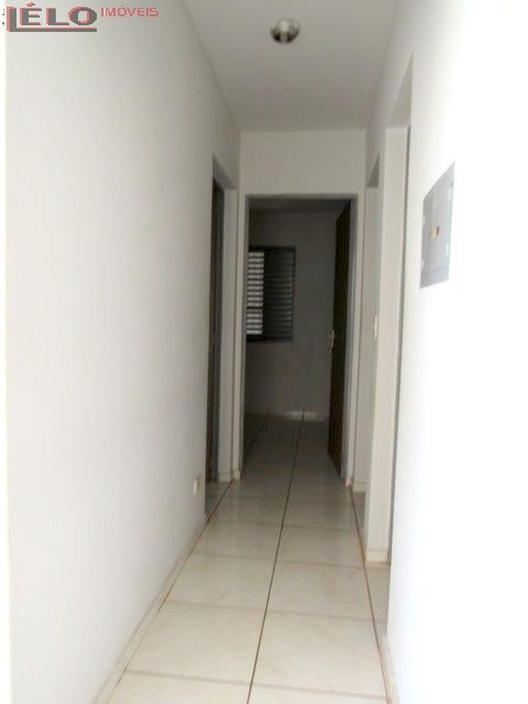 Apartamento para locacao no Zona 07 em Maringa com 99,12m² por R$ 1.400,00