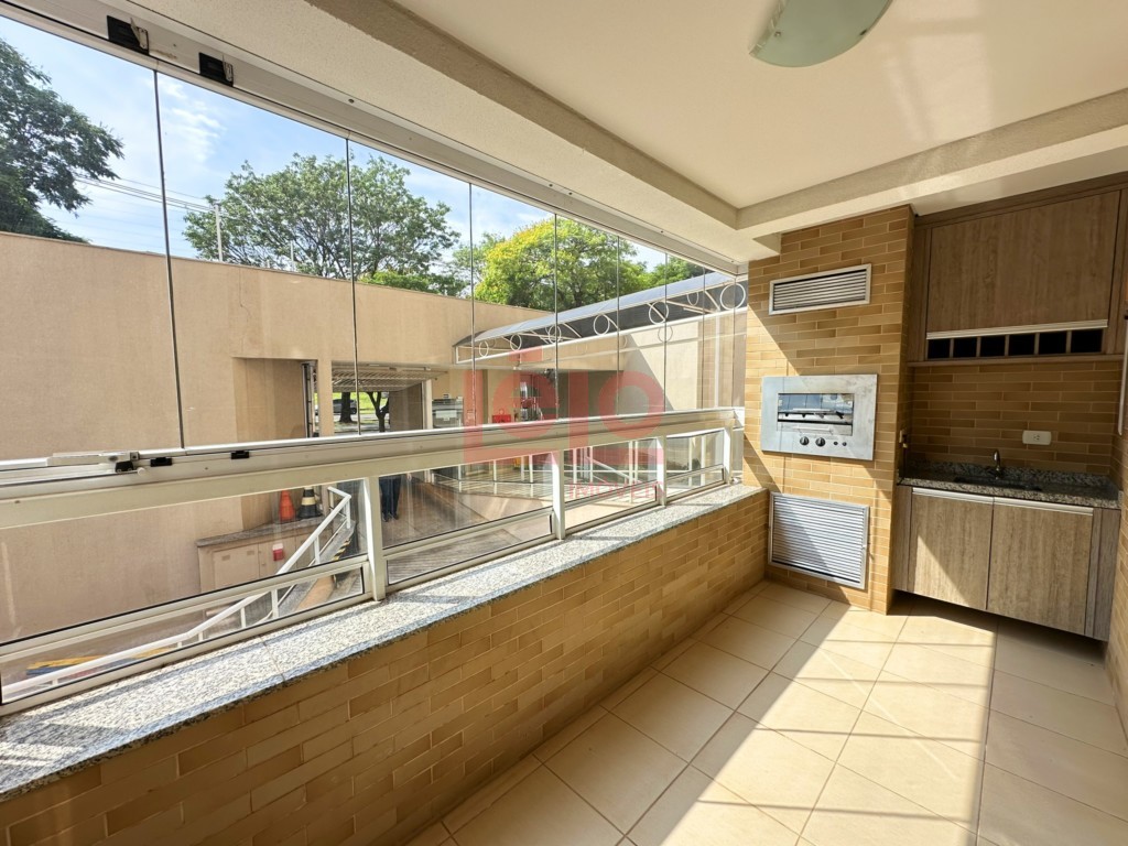 Apartamento para locacao no Zona 08 em Maringa com 111,58m² por R$ 2.400,00