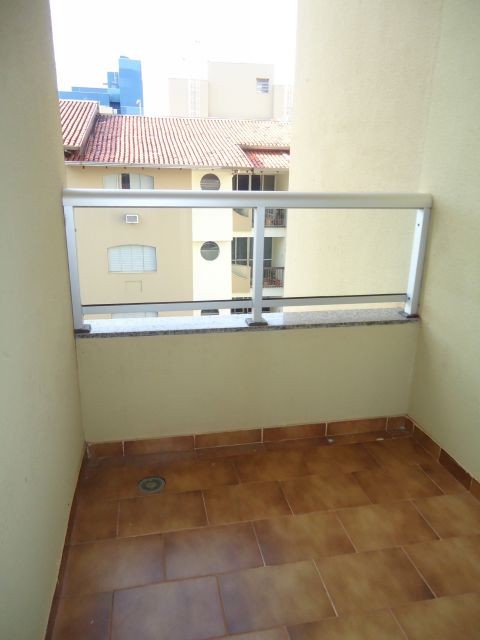 Apartamento para locacao no Zona 07 em Maringa com 103,07m² por R$ 1.000,00