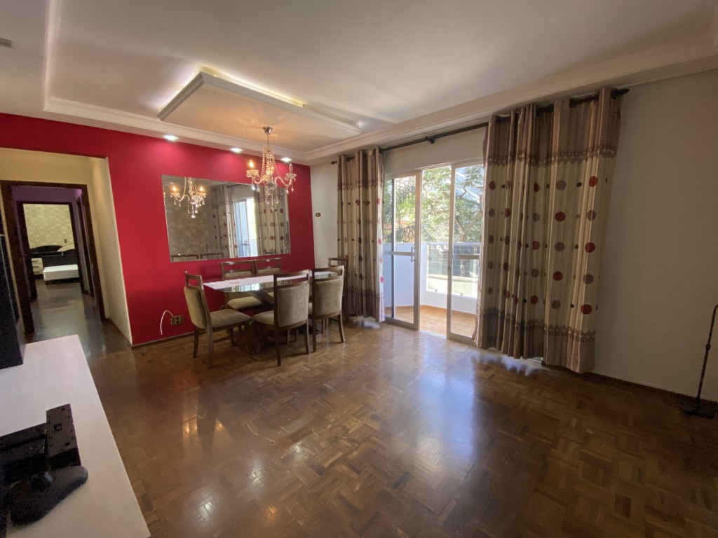 Apartamento para locacao no Zona 07 em Maringa com 190,37m² por R$ 2.300,00