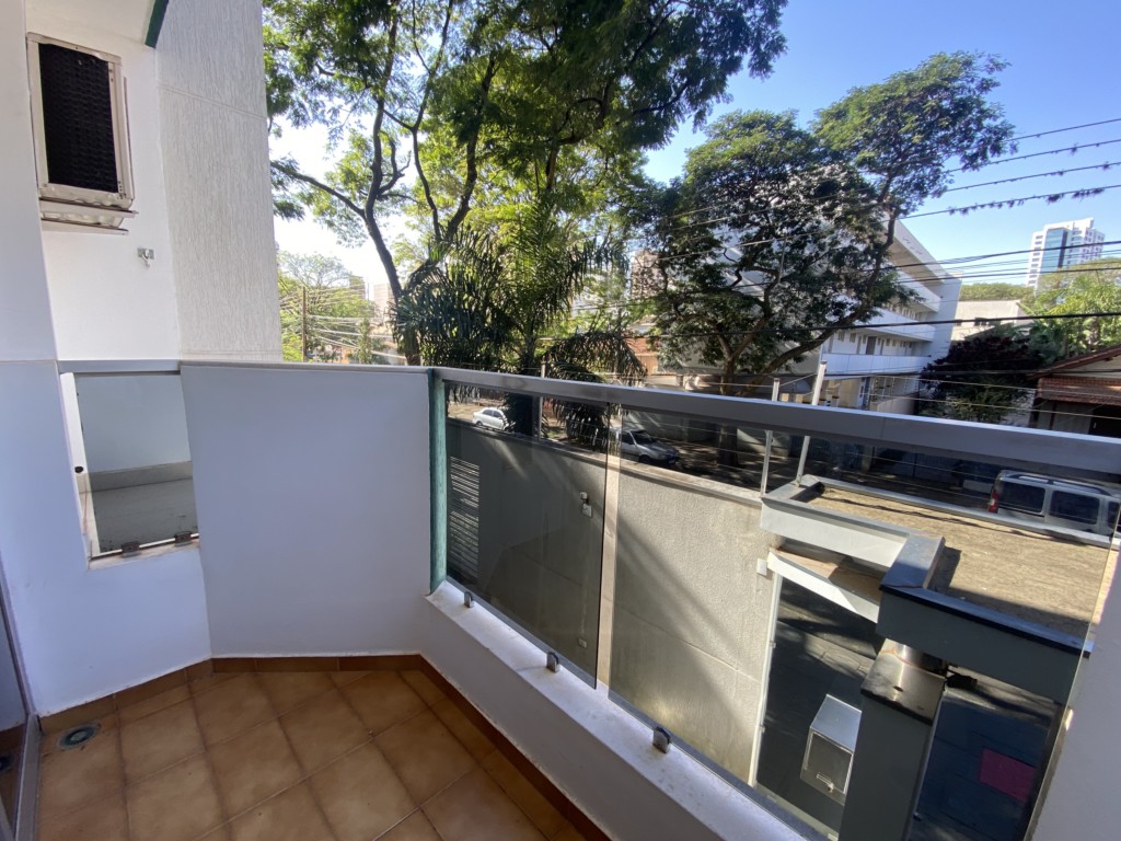 Apartamento para locacao no Zona 07 em Maringa com 190,37m² por R$ 2.300,00