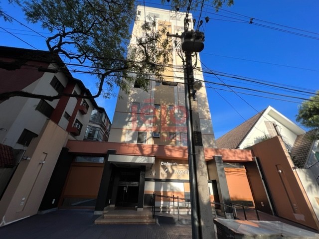 Apartamento para locacao no Zona 07 em Maringa com 105,76m² por R$ 2.000,00