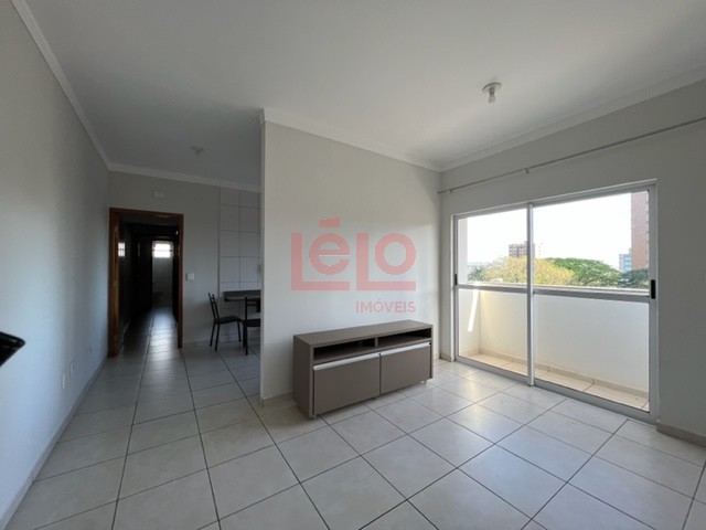 Apartamento para locacao no Zona 07 em Maringa com 105,76m² por R$ 2.000,00