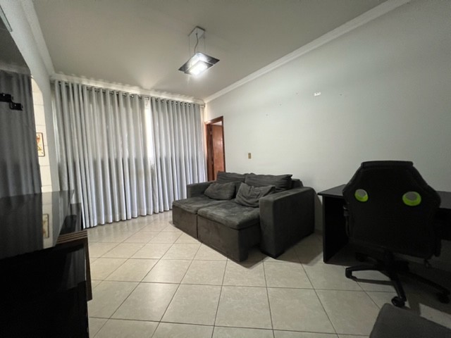 Apartamento para locacao no Zona 07 em Maringa com 103,02m² por R$ 1.600,00