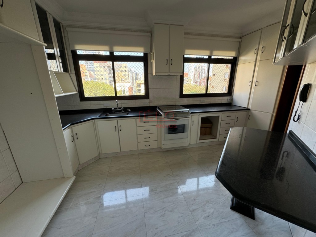 Apartamento para venda no Zona 07 em Maringa com 216m² por R$ 850.000,00