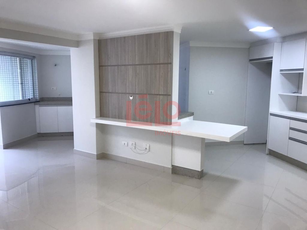 Apartamento para locacao no Novo Centro em Maringa com 122m² por R$ 2.950,00