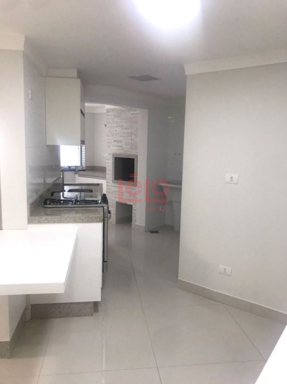 Apartamento para locacao no Novo Centro em Maringa com 122m² por R$ 2.950,00