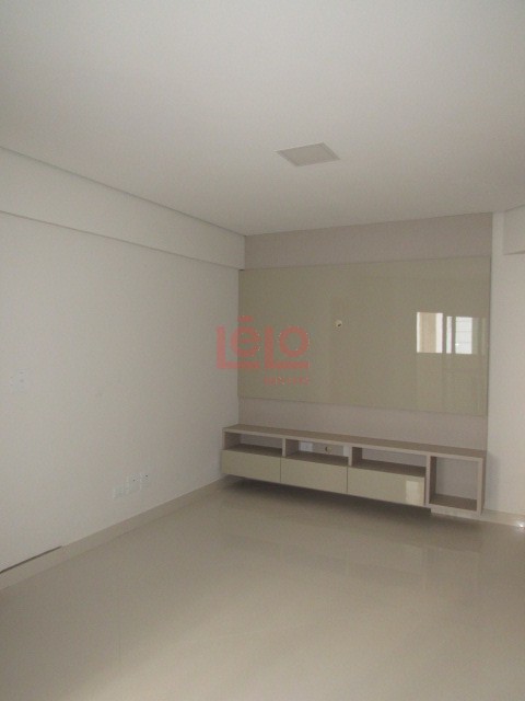 Apartamento para locacao no Novo Centro em Maringa com 175m² por R$ 3.500,00