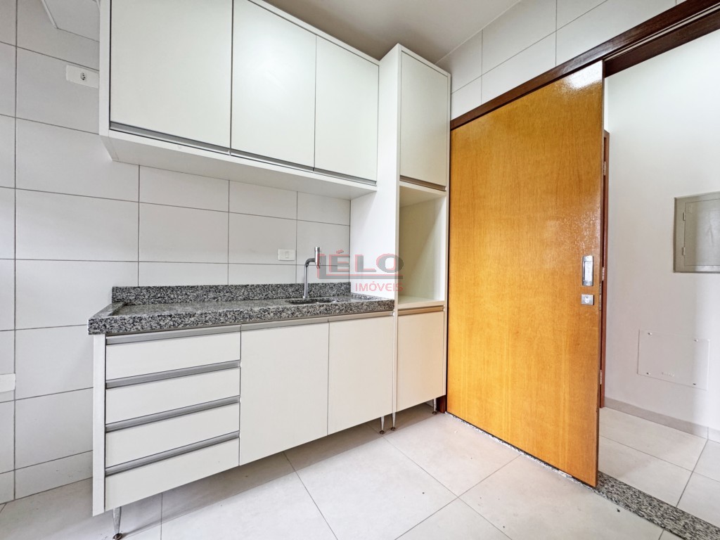 Apartamento para locacao no Zona 07 em Maringa com 113,57m² por R$ 1.950,00