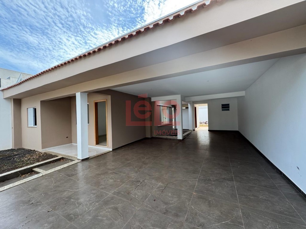 Sobrado para venda no Jardim Pinheiros em Maringa com 300m² por R$ 1.250.000,00