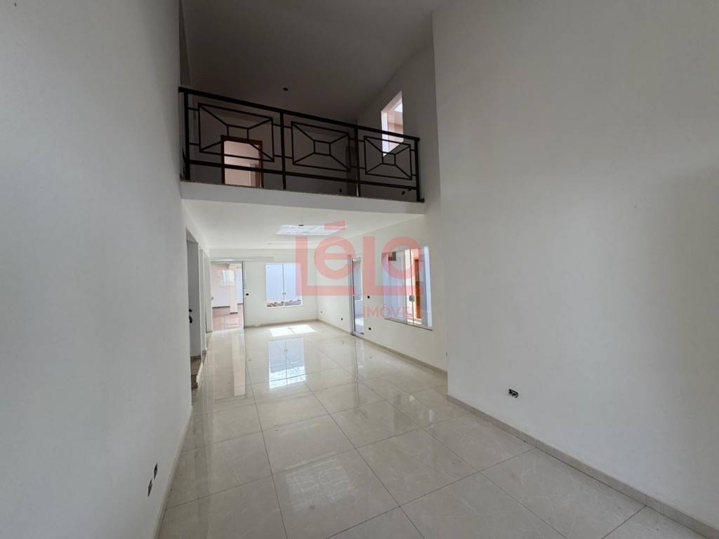 Sobrado para venda no Jardim Pinheiros em Maringa com 300m² por R$ 1.250.000,00