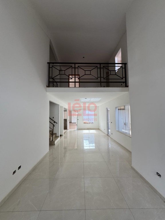 Sobrado para venda no Jardim Pinheiros em Maringa com 300m² por R$ 1.250.000,00