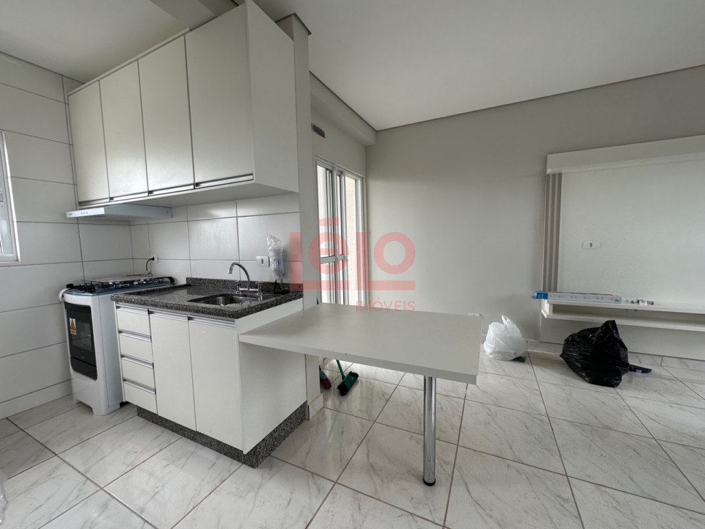 Apartamento para locacao no Zona 05 em Maringa com 132,46m² por R$ 2.000,00