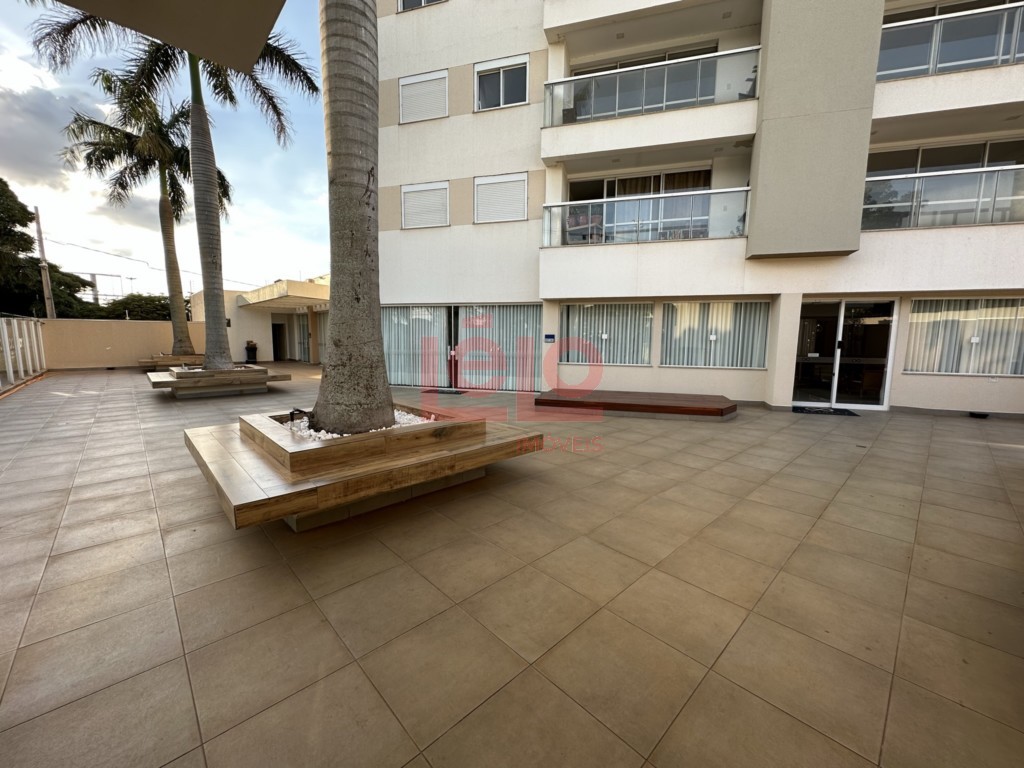 Apartamento para locacao no Jardim America em Maringa com 156,16m² por R$ 3.000,00