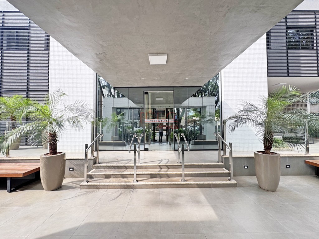 Apartamento para venda no Zona 07 em Maringa com 181,02m² por R$ 1.150.000,00