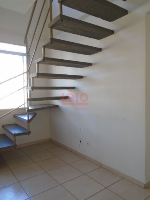 Apartamento para locacao no Zona 06 em Maringa com 114,84m² por R$ 1.600,00
