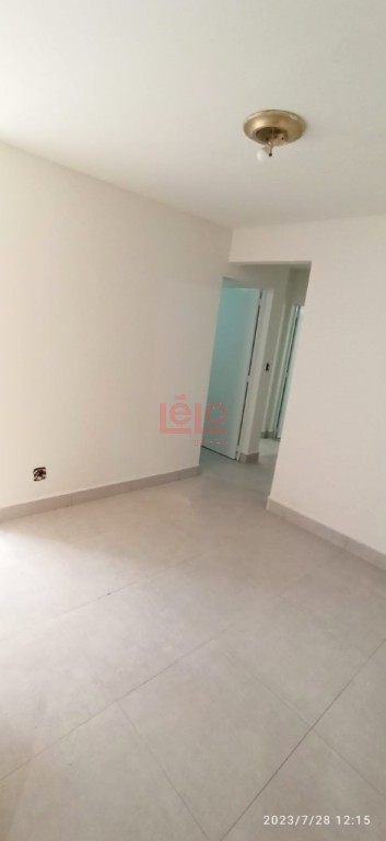 Apartamento para locacao no Zona 07 em Maringa com 90,02m² por R$ 1.300,00
