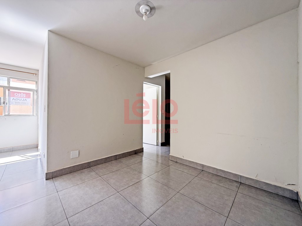 Apartamento para locacao no Zona 07 em Maringa com 90,02m² por R$ 1.300,00