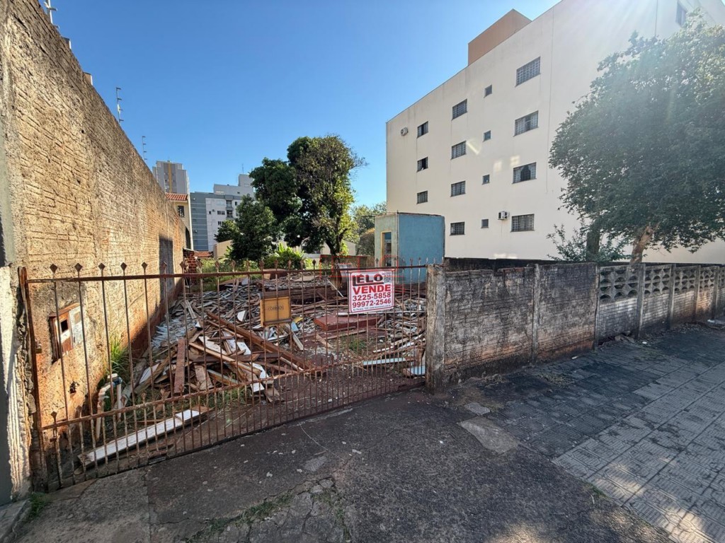 Terreno para venda no Zona 07 em Maringa com 600m² por R$ 635.000,00