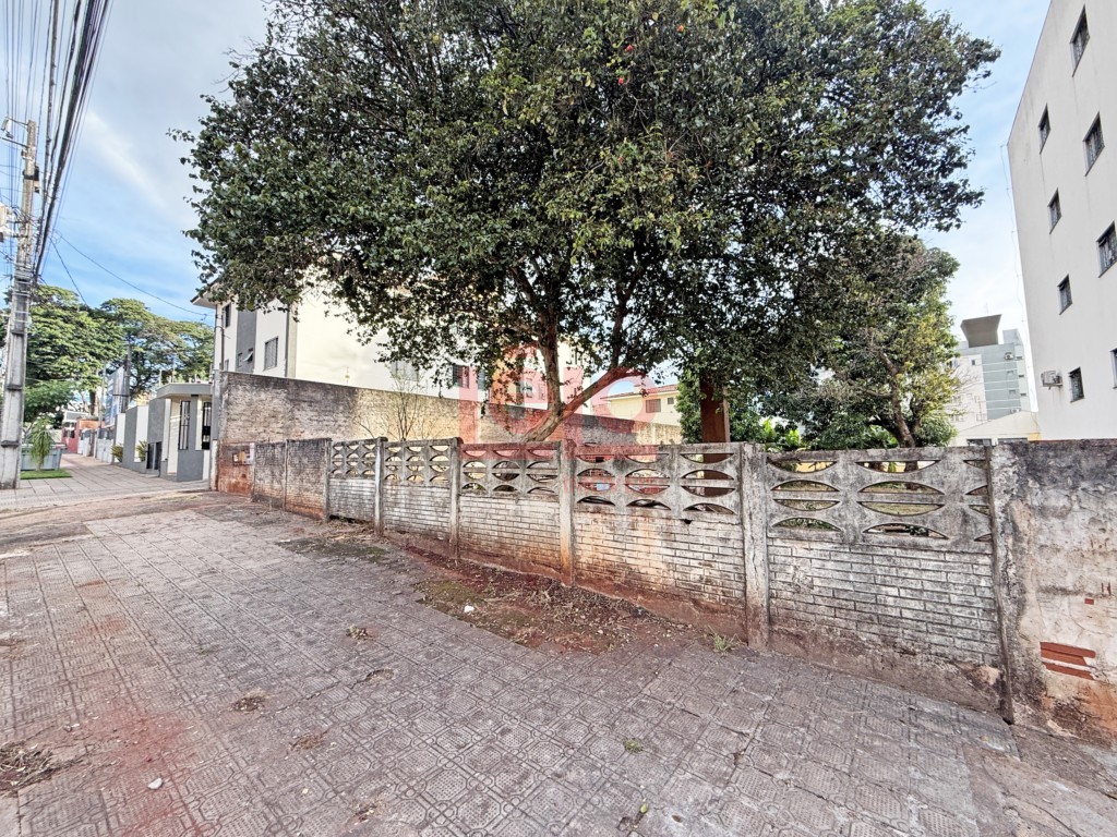 Terreno para venda no Zona 07 em Maringa com 600m² por R$ 635.000,00