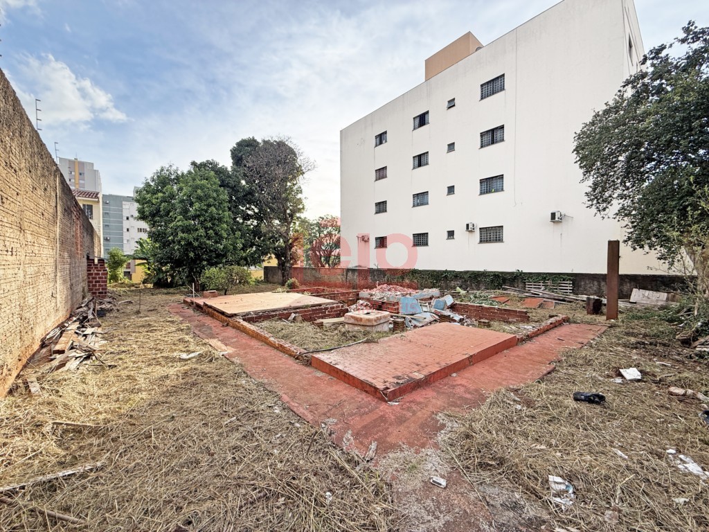 Terreno para venda no Zona 07 em Maringa com 600m² por R$ 635.000,00