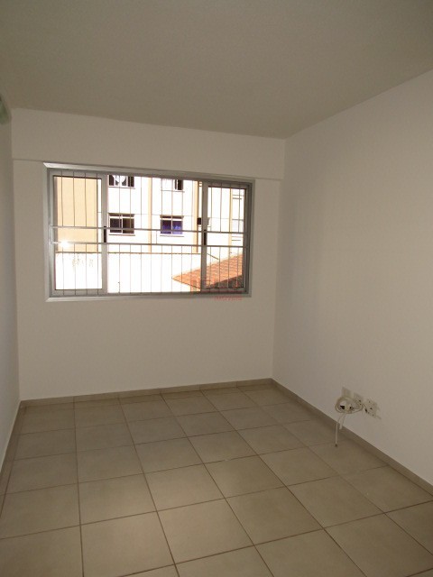 Apartamento para locacao no Zona 07 em Maringa com 62,82m² por R$ 1.300,00