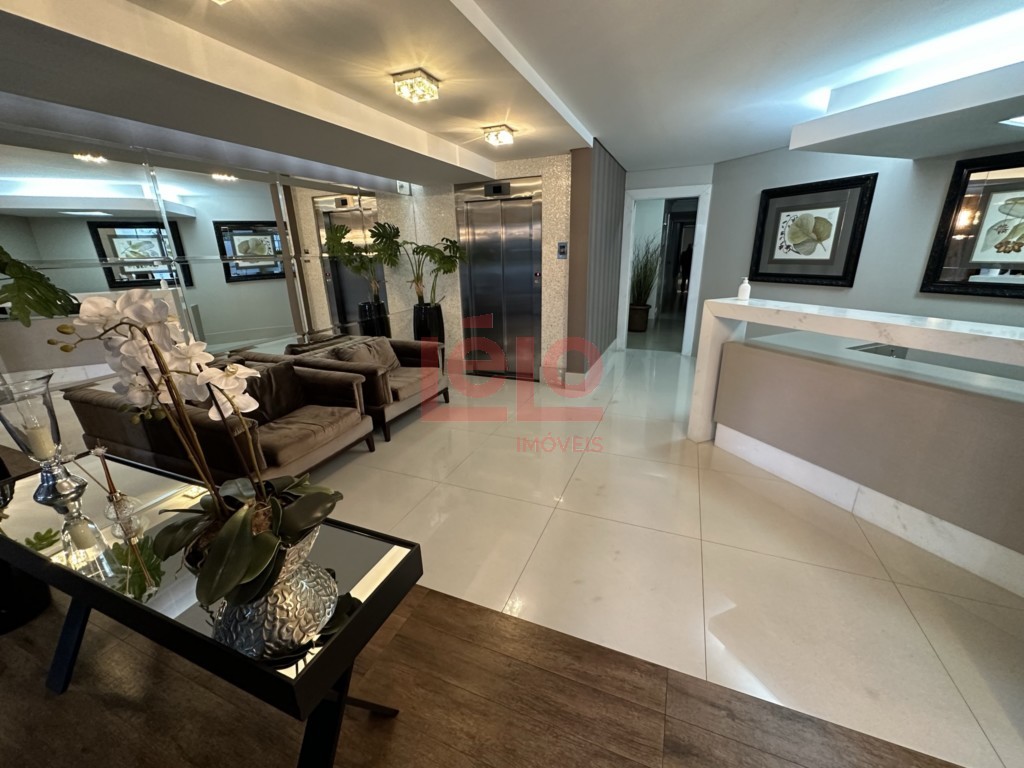 Apartamento para locacao no Zona 07 em Maringa com 223,14m² por R$ 3.000,00