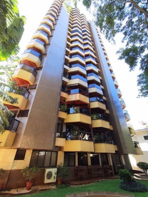 Apartamento para locacao no Zona 07 em Maringa com 214,86m² por R$ 3.400,00