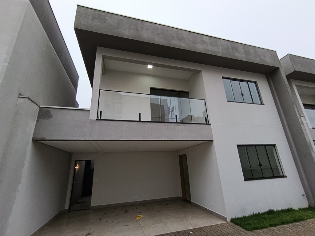 Sobrado para locacao no Zona 07 em Maringa com 138,41m² por R$ 3.200,00