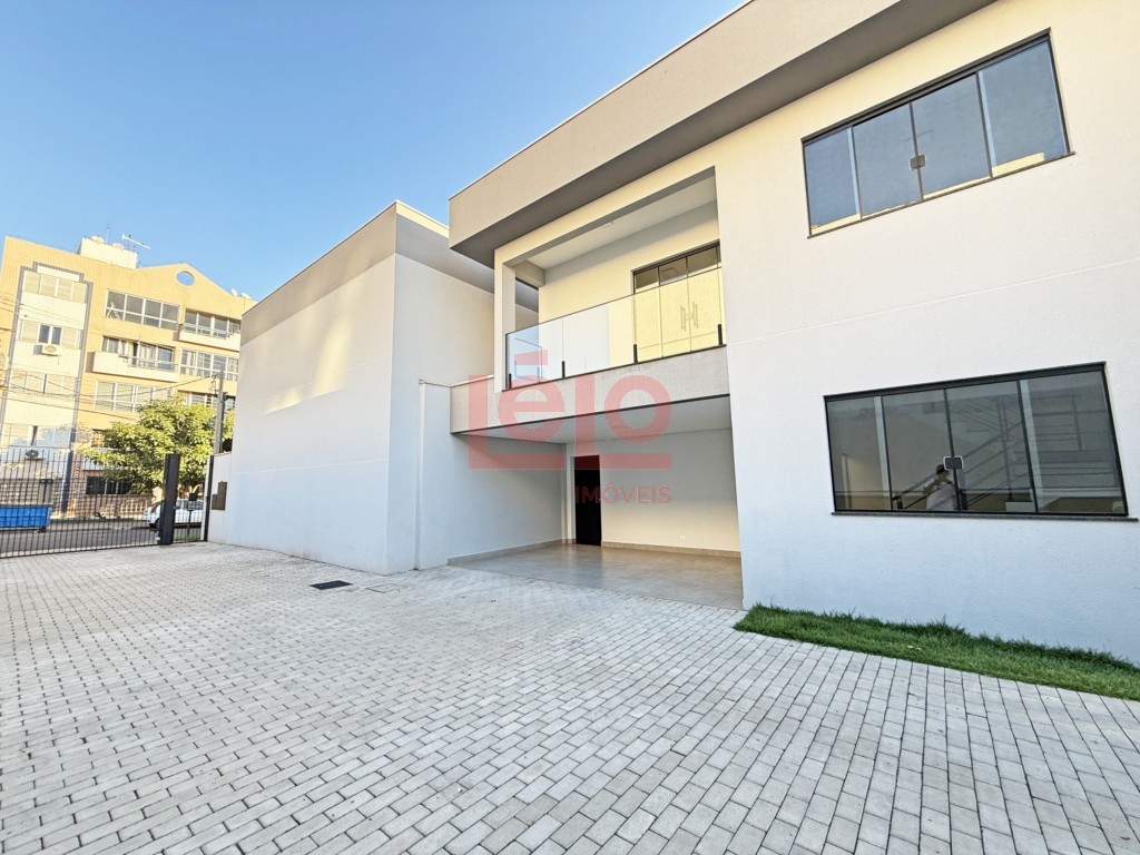 Sobrado para locacao no Zona 07 em Maringa com 138,41m² por R$ 3.200,00