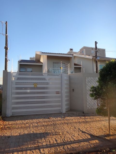 Sobrado para locacao no Jardim Imperial II em Maringa com 183m² por R$ 3.800,00