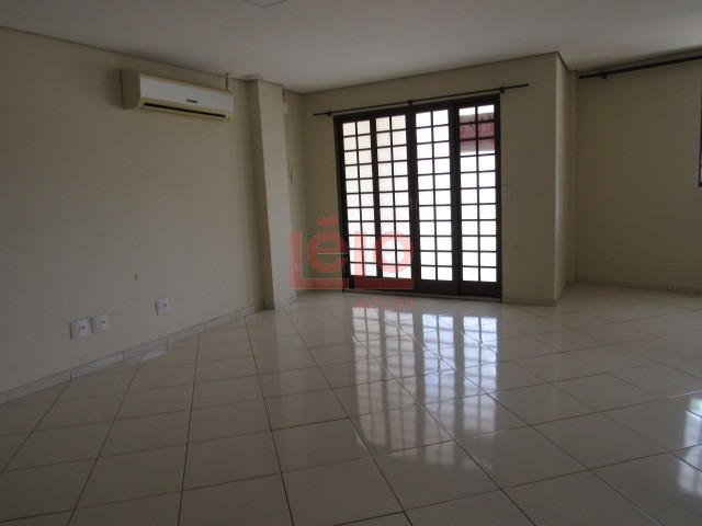 Apartamento para locacao no Jardim Brasil em Maringa com 90m² por R$ 1.800,00