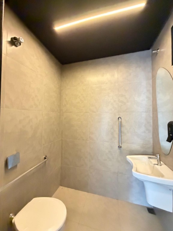 Salão para locacao no Zona 08 em Maringa com 150m² por R$ 5.500,00
