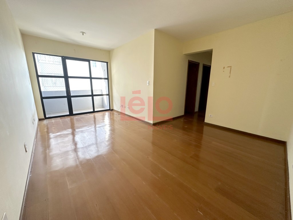 Apartamento para locacao no Zona 07 em Maringa com 129,41m² por R$ 2.000,00